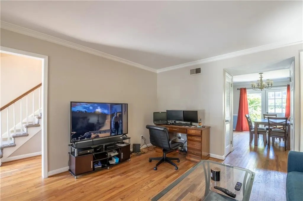 6520 Roswell Road Unit 112, Atlanta, Georgia 30328, 3 Bedrooms Bedrooms, ,2 BathroomsBathrooms,Residential,Sold,6520 Roswell Road Unit 112,6901979