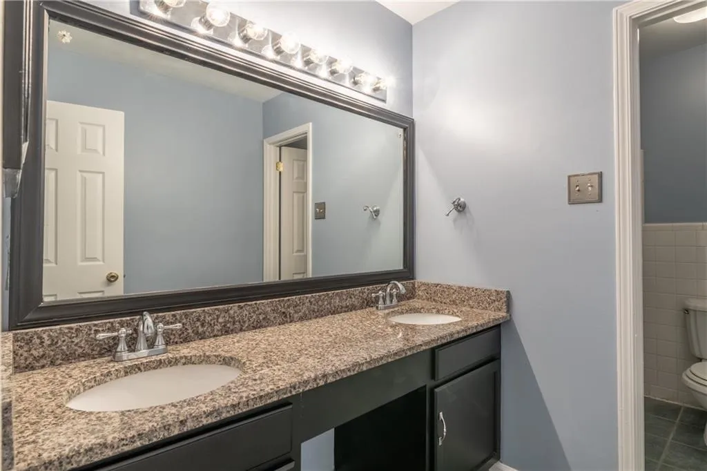 6520 Roswell Road Unit 112, Atlanta, Georgia 30328, 3 Bedrooms Bedrooms, ,2 BathroomsBathrooms,Residential,Sold,6520 Roswell Road Unit 112,6901979