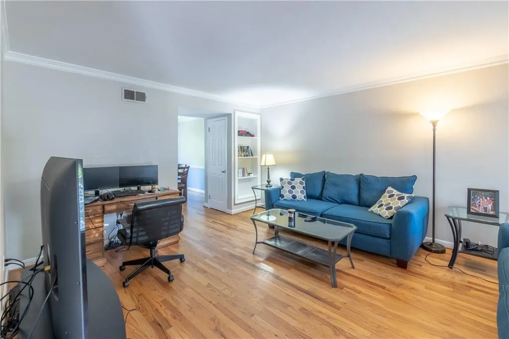 6520 Roswell Road Unit 112, Atlanta, Georgia 30328, 3 Bedrooms Bedrooms, ,2 BathroomsBathrooms,Residential,Sold,6520 Roswell Road Unit 112,6901979