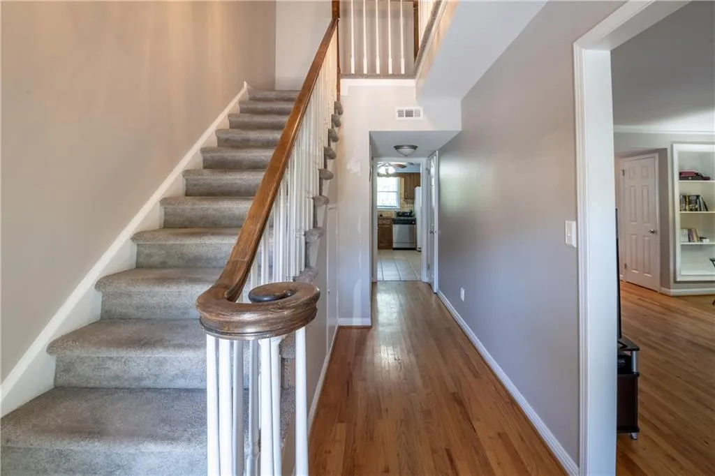 6520 Roswell Road Unit 112, Atlanta, Georgia 30328, 3 Bedrooms Bedrooms, ,2 BathroomsBathrooms,Residential,Sold,6520 Roswell Road Unit 112,6901979