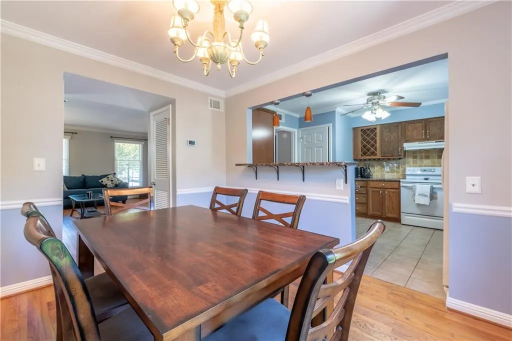 6520 Roswell Road Unit 112, Atlanta, Georgia 30328, 3 Bedrooms Bedrooms, ,2 BathroomsBathrooms,Residential,Sold,6520 Roswell Road Unit 112,6901979