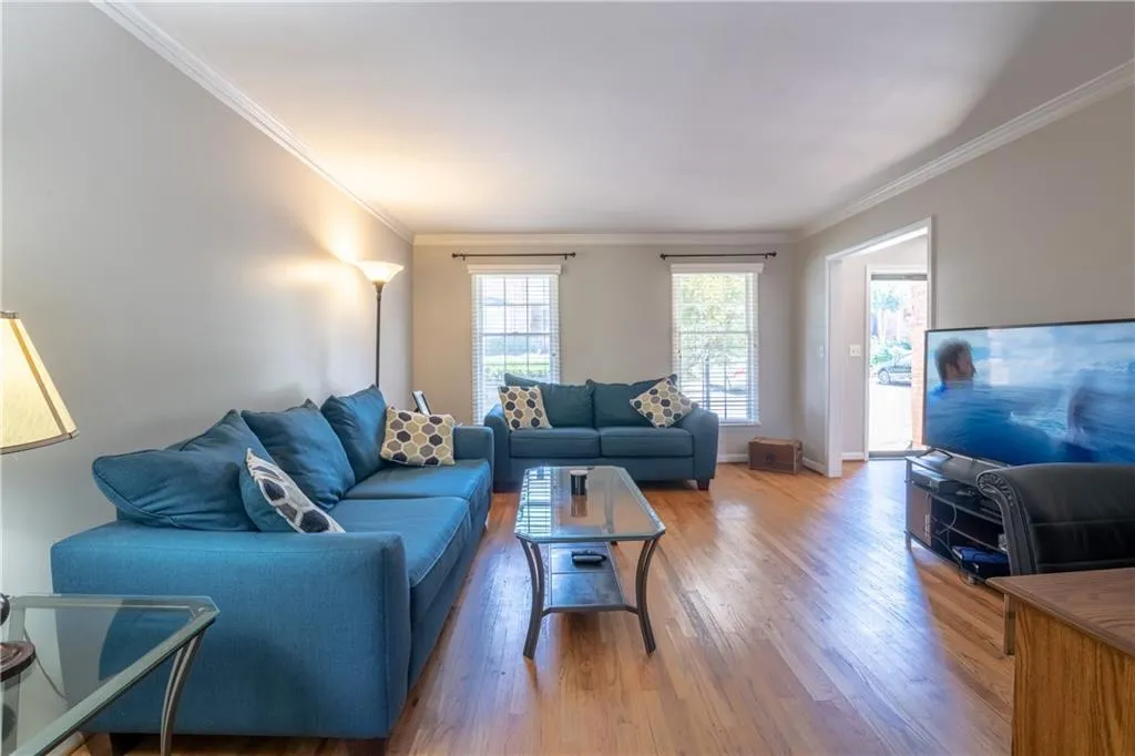 6520 Roswell Road Unit 112, Atlanta, Georgia 30328, 3 Bedrooms Bedrooms, ,2 BathroomsBathrooms,Residential,Sold,6520 Roswell Road Unit 112,6901979