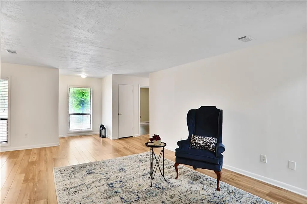 8740 Roswell Road Unit 9c, Atlanta, Georgia 30350, 2 Bedrooms Bedrooms, ,2 BathroomsBathrooms,Residential,Sold,8740 Roswell Road Unit 9c,7568697