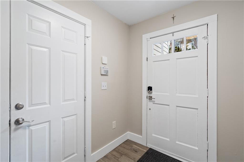 Front door/ Garage door view