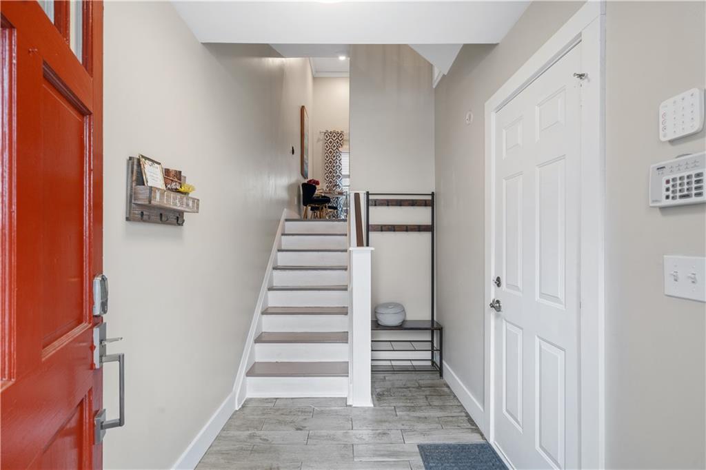 Entry way foyer
