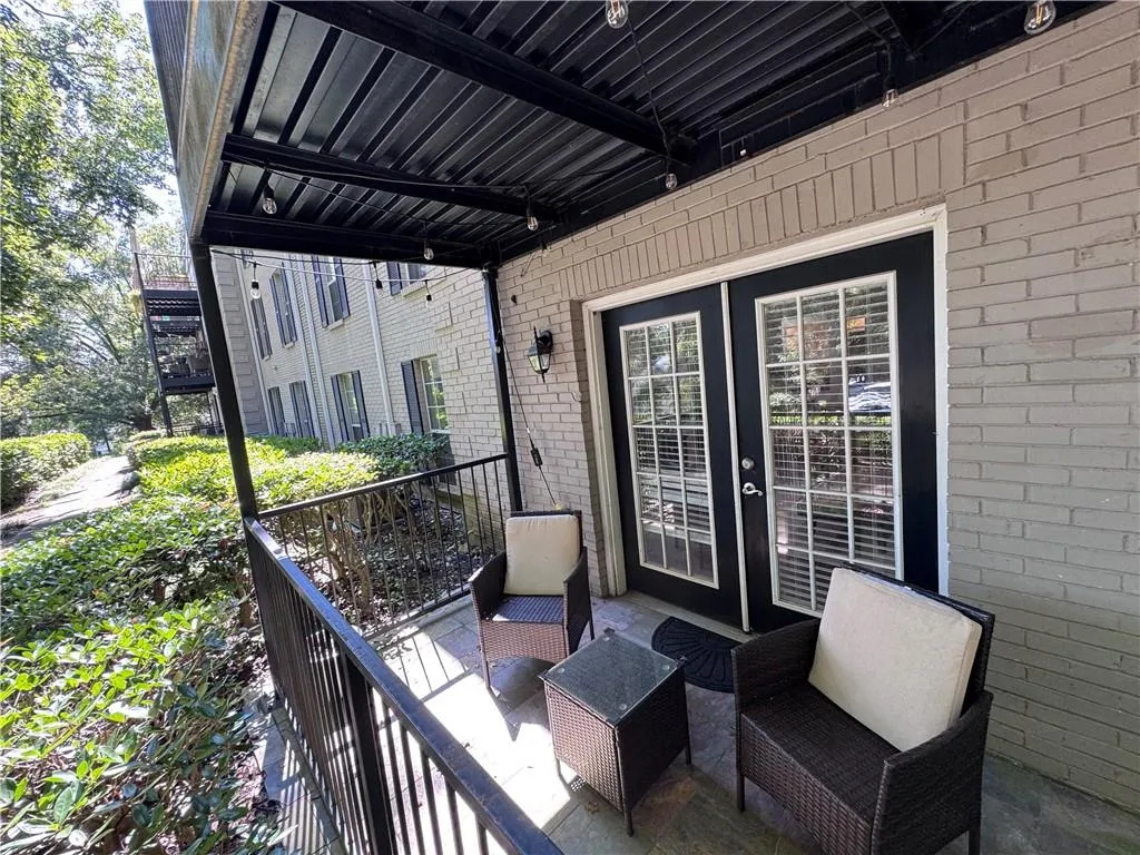 Balcony with an outdoor hangout area