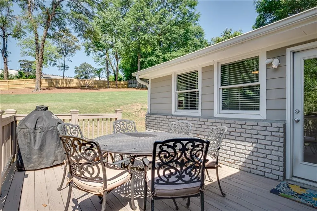 6110 Harleston Road Ne, Atlanta, Georgia 30328, 5 Bedrooms Bedrooms, ,4 BathroomsBathrooms,Residential,Sold,6110 Harleston Road Ne,6881270