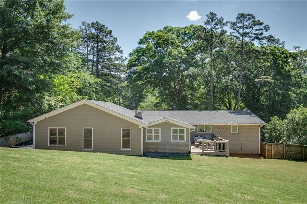 6110 Harleston Road Ne, Atlanta, Georgia 30328, 5 Bedrooms Bedrooms, ,4 BathroomsBathrooms,Residential,Sold,6110 Harleston Road Ne,6881270
