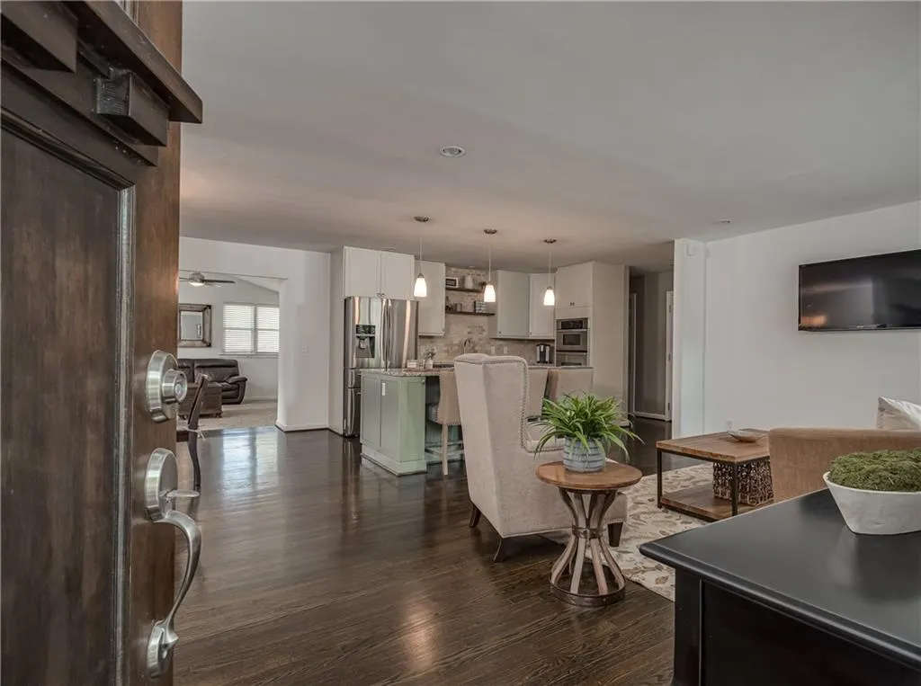 6110 Harleston Road Ne, Atlanta, Georgia 30328, 5 Bedrooms Bedrooms, ,4 BathroomsBathrooms,Residential,Sold,6110 Harleston Road Ne,6881270