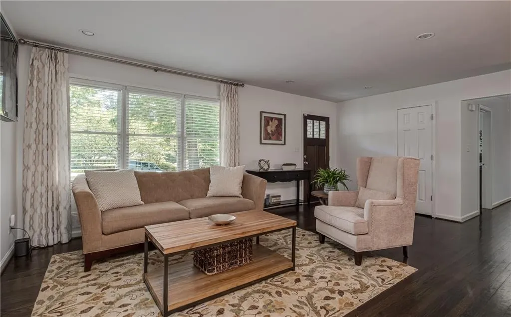 6110 Harleston Road Ne, Atlanta, Georgia 30328, 5 Bedrooms Bedrooms, ,4 BathroomsBathrooms,Residential,Sold,6110 Harleston Road Ne,6881270