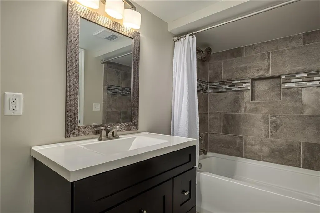 6110 Harleston Road Ne, Atlanta, Georgia 30328, 5 Bedrooms Bedrooms, ,4 BathroomsBathrooms,Residential,Sold,6110 Harleston Road Ne,6881270