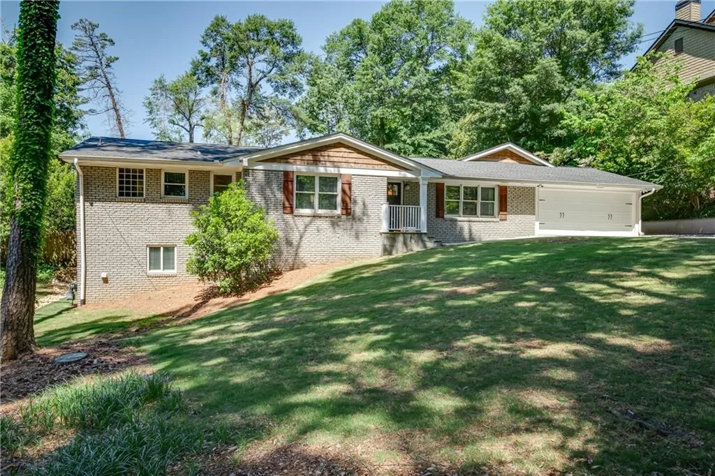 6110 Harleston Road Ne, Atlanta, Georgia 30328, 5 Bedrooms Bedrooms, ,4 BathroomsBathrooms,Residential,Sold,6110 Harleston Road Ne,6881270