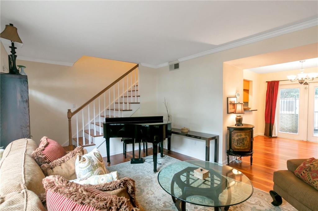 6940 Roswell Road Unit 16F, Sandy Springs, Georgia 30328, 2 Bedrooms Bedrooms, ,1 BathroomBathrooms,Residential,Sold,6940 Roswell Road Unit 16F,7291191