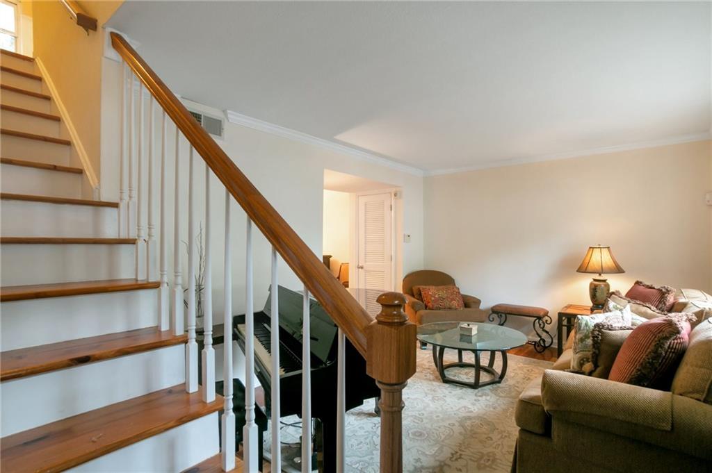 6940 Roswell Road Unit 16F, Sandy Springs, Georgia 30328, 2 Bedrooms Bedrooms, ,1 BathroomBathrooms,Residential,Sold,6940 Roswell Road Unit 16F,7291191