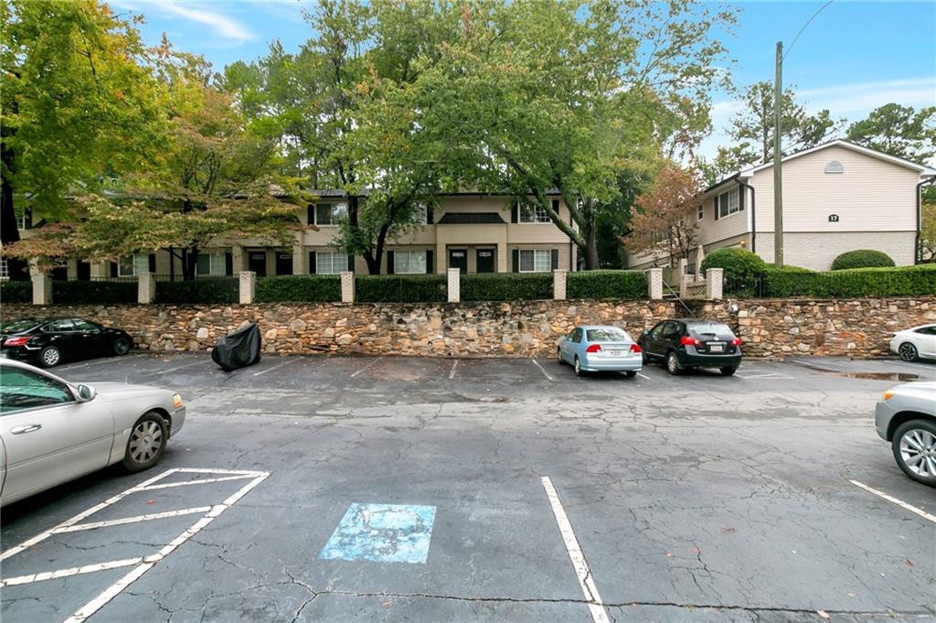 6940 Roswell Road Unit 16F, Sandy Springs, Georgia 30328, 2 Bedrooms Bedrooms, ,1 BathroomBathrooms,Residential,Sold,6940 Roswell Road Unit 16F,7291191