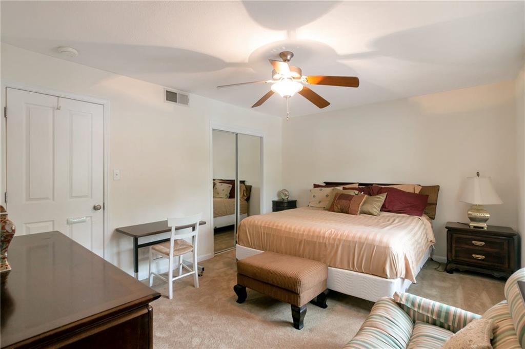 6940 Roswell Road Unit 16F, Sandy Springs, Georgia 30328, 2 Bedrooms Bedrooms, ,1 BathroomBathrooms,Residential,Sold,6940 Roswell Road Unit 16F,7291191