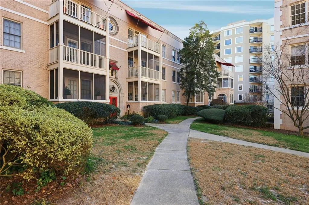 2222 Peachtree Road Nw Unit B6, Atlanta, Georgia 30309, 1 Bedroom Bedrooms, 0 ,1 BathroomBathrooms,Residential,For Sale,2222 Peachtree Road Nw Unit B6,7717774
