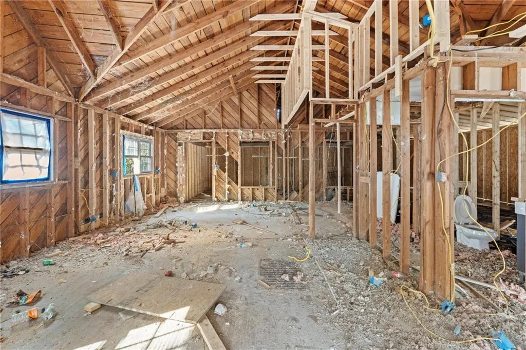 View of miscellaneous room