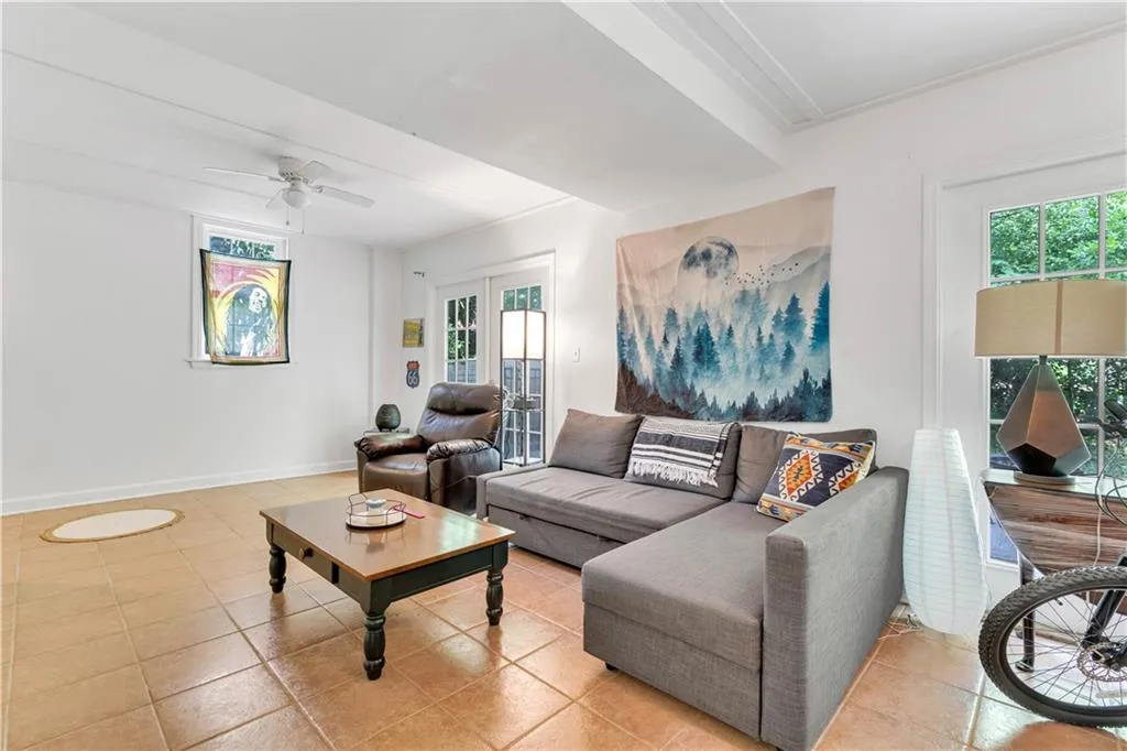 265 Green Hill Road, Sandy Springs, Georgia 30342, 3 Bedrooms Bedrooms, ,2 BathroomsBathrooms,Residential,Sold,265 Green Hill Road,7086187