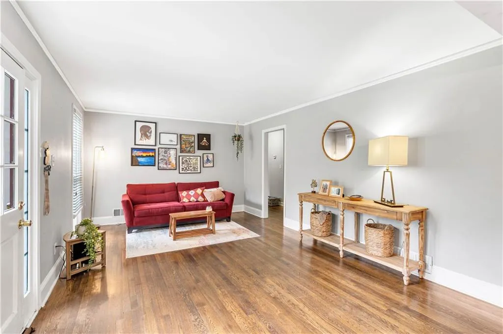 265 Green Hill Road, Sandy Springs, Georgia 30342, 3 Bedrooms Bedrooms, ,2 BathroomsBathrooms,Residential,Sold,265 Green Hill Road,7086187