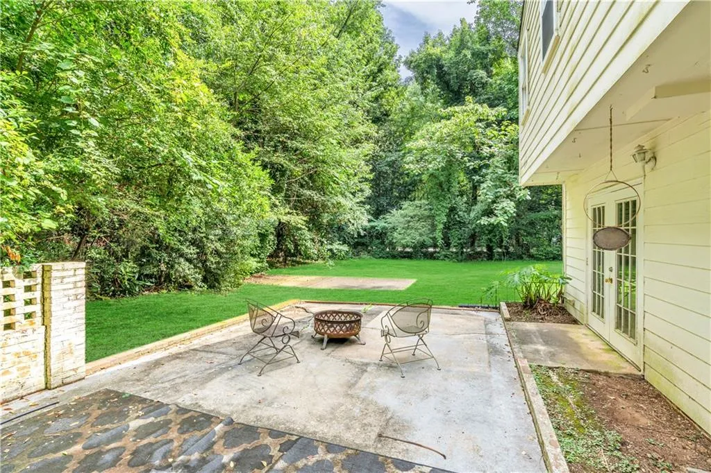 265 Green Hill Road, Sandy Springs, Georgia 30342, 3 Bedrooms Bedrooms, ,2 BathroomsBathrooms,Residential,Sold,265 Green Hill Road,7086187