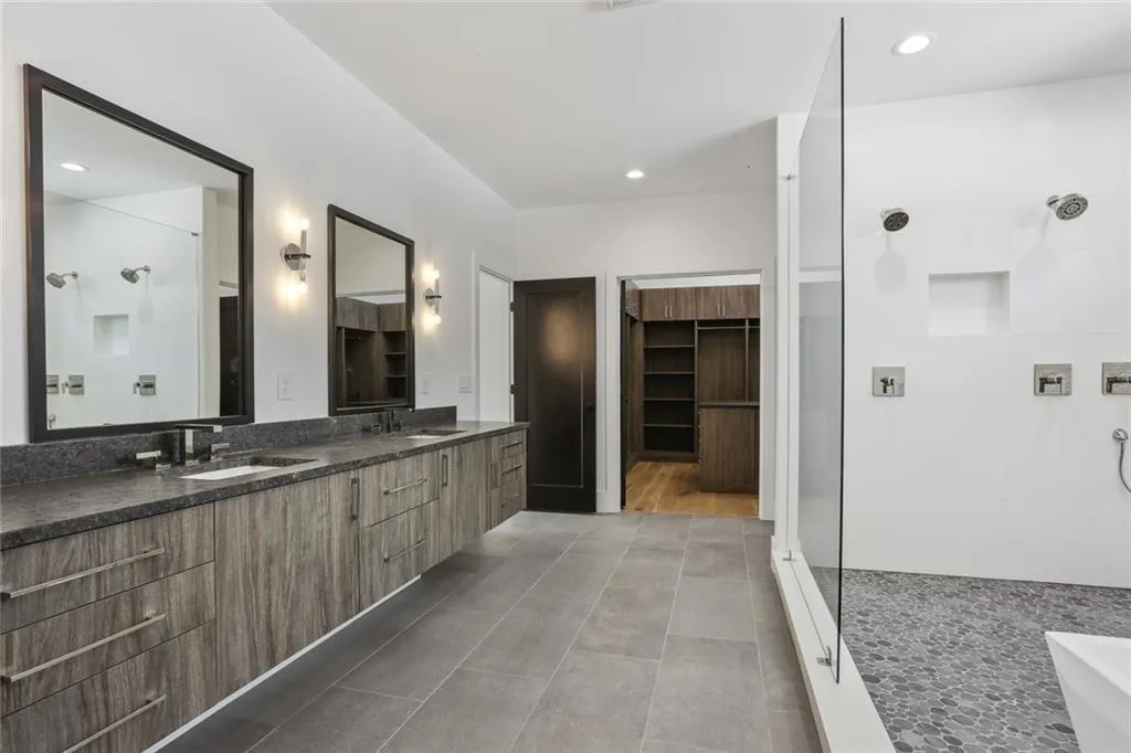 4708 E Conway Drive Nw, Sandy Springs, Georgia 30327, 7 Bedrooms Bedrooms, ,7 BathroomsBathrooms,Residential,Sold,4708 E Conway Drive Nw,7173718