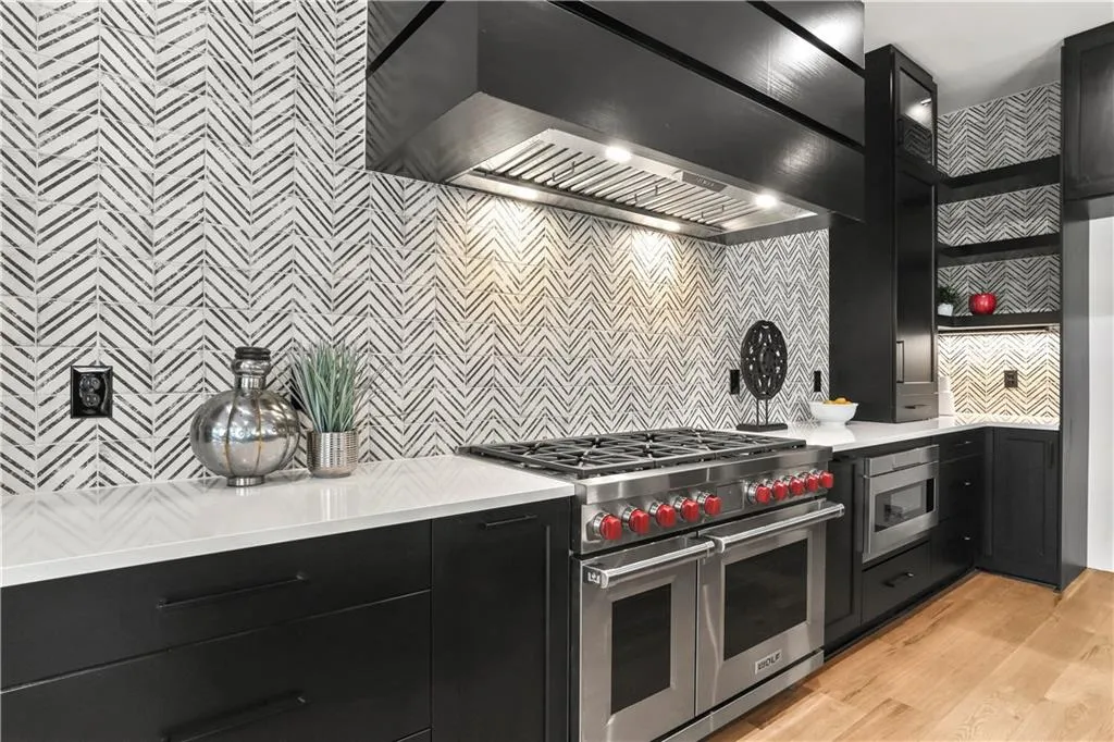 4708 E Conway Drive Nw, Sandy Springs, Georgia 30327, 7 Bedrooms Bedrooms, ,7 BathroomsBathrooms,Residential,Sold,4708 E Conway Drive Nw,7173718