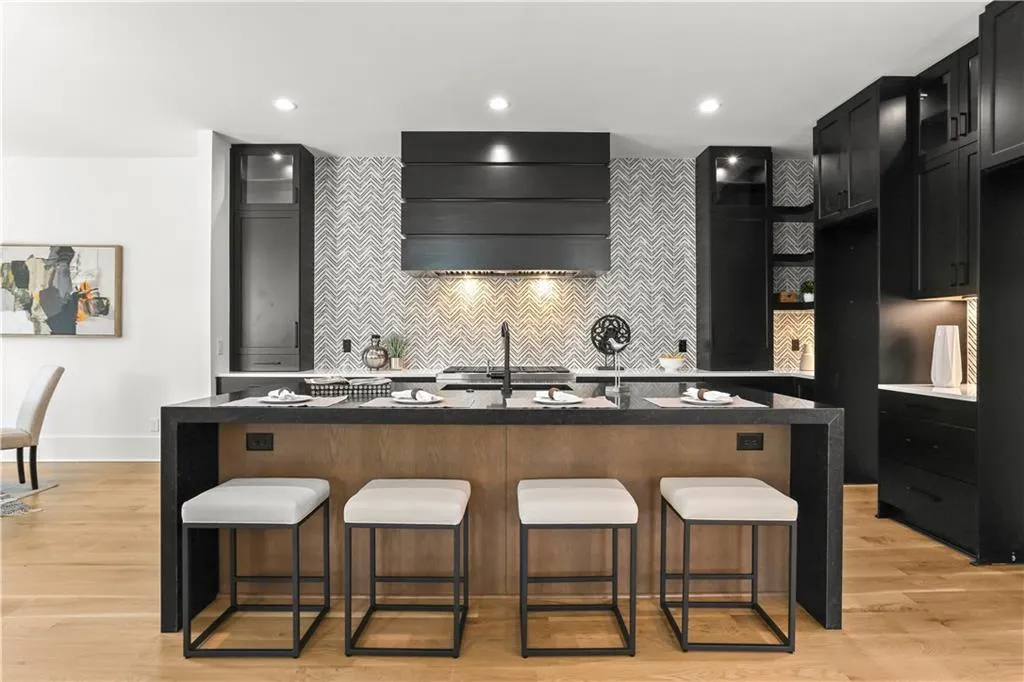 4708 E Conway Drive Nw, Sandy Springs, Georgia 30327, 7 Bedrooms Bedrooms, ,7 BathroomsBathrooms,Residential,Sold,4708 E Conway Drive Nw,7173718