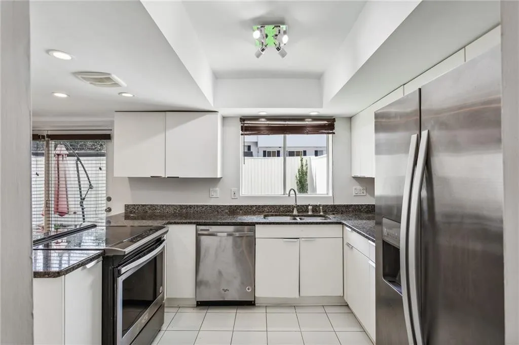 7302 Cardigan Circle, Atlanta, Georgia 30328, 3 Bedrooms Bedrooms, ,2 BathroomsBathrooms,Residential,Sold,7302 Cardigan Circle,7353379