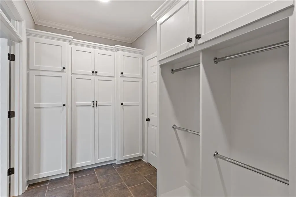 1151 Goodwin Road Ne, Atlanta, Georgia 30324, 5 Bedrooms Bedrooms, ,4 BathroomsBathrooms,Residential,For Sale,1151 Goodwin Road Ne,7626820