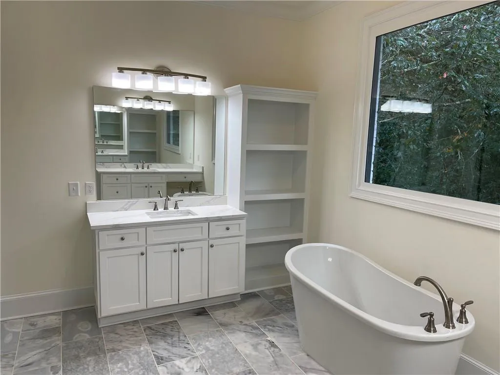 280 Lafayette Way, Sandy Springs, Georgia 30327, 5 Bedrooms Bedrooms, ,4 BathroomsBathrooms,Residential,Sold,280 Lafayette Way,6952347
