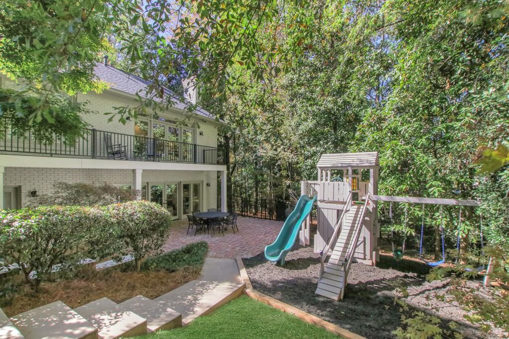 190 Northglenn Court NE, Sandy Springs, Georgia 30342, 5 Bedrooms Bedrooms, ,5 BathroomsBathrooms,Residential,Sold,190 Northglenn Court NE,7304204