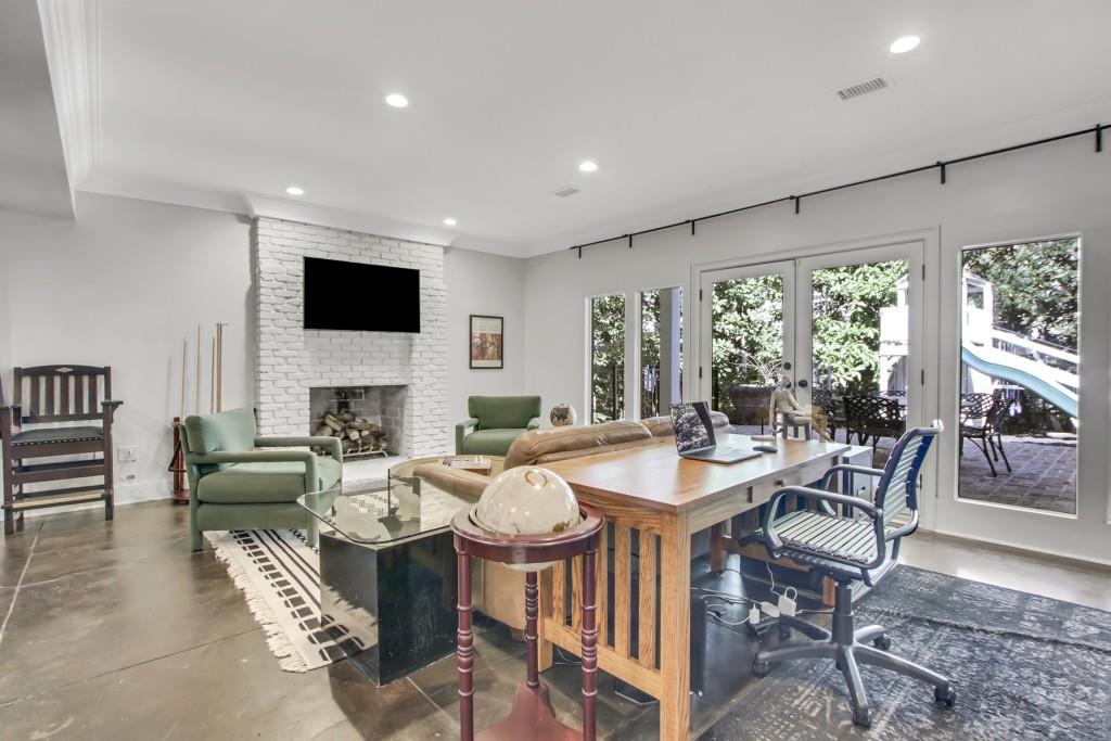 190 Northglenn Court NE, Sandy Springs, Georgia 30342, 5 Bedrooms Bedrooms, ,5 BathroomsBathrooms,Residential,Sold,190 Northglenn Court NE,7304204