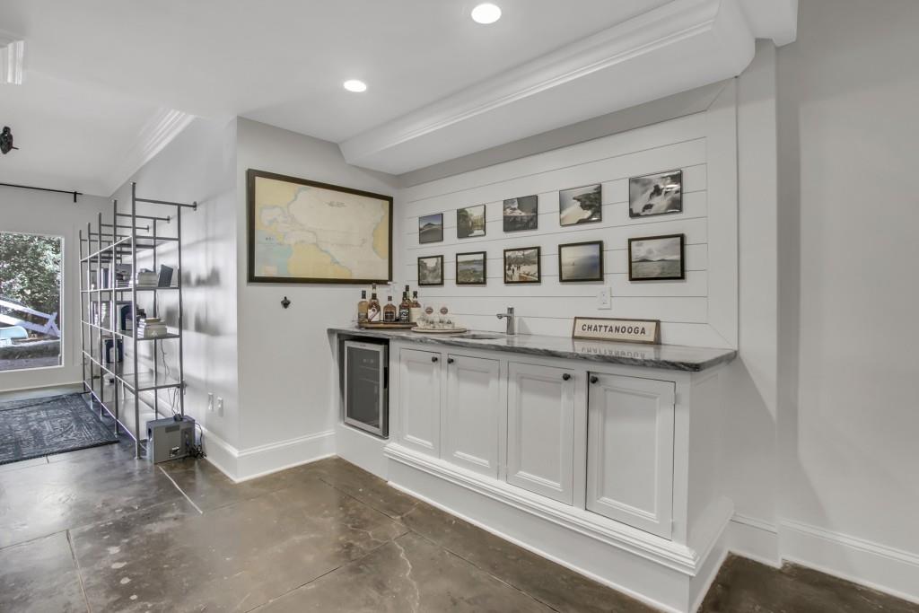 190 Northglenn Court NE, Sandy Springs, Georgia 30342, 5 Bedrooms Bedrooms, ,5 BathroomsBathrooms,Residential,Sold,190 Northglenn Court NE,7304204