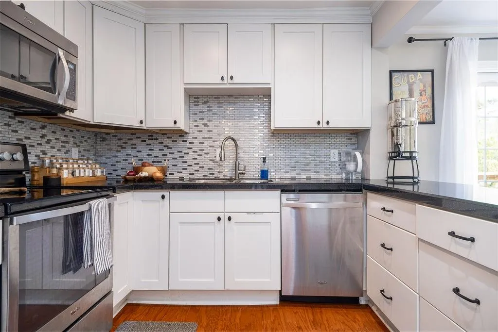 6520 Roswell Road Ne Unit 81, Sandy Springs, Georgia 30328, 2 Bedrooms Bedrooms, ,1 BathroomBathrooms,Residential,Sold,6520 Roswell Road Ne Unit 81,7251335 6520 Roswell Road Ne Unit 81, Sandy Springs, Georgia 30328, 2 Bedrooms Bedrooms, ,1 BathroomBathrooms,Residential,Sold,6520 Roswell Road Ne Unit 81,7251335