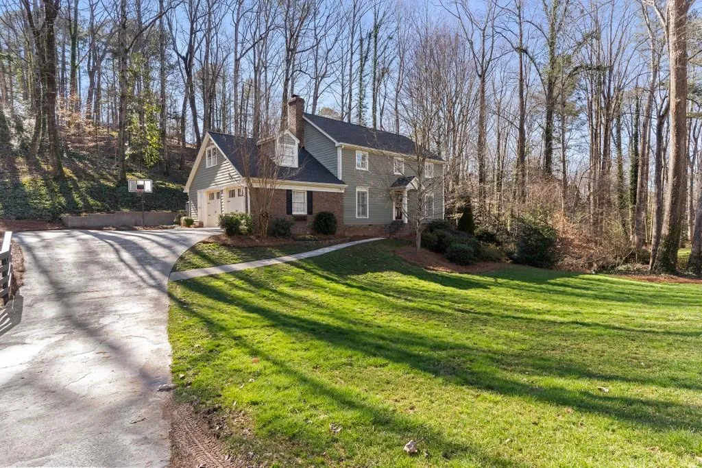 325 Hunters Glen Court Ne, Sandy Springs, Georgia 30328, 4 Bedrooms Bedrooms, ,2 BathroomsBathrooms,Residential,Sold,325 Hunters Glen Court Ne,6845739