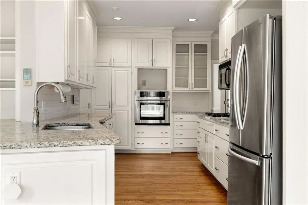 19 Saratoga Place Ne, Atlanta, Georgia 30324, 5 Bedrooms Bedrooms, ,3 BathroomsBathrooms,Residential,For Sale,19 Saratoga Place Ne,7634564