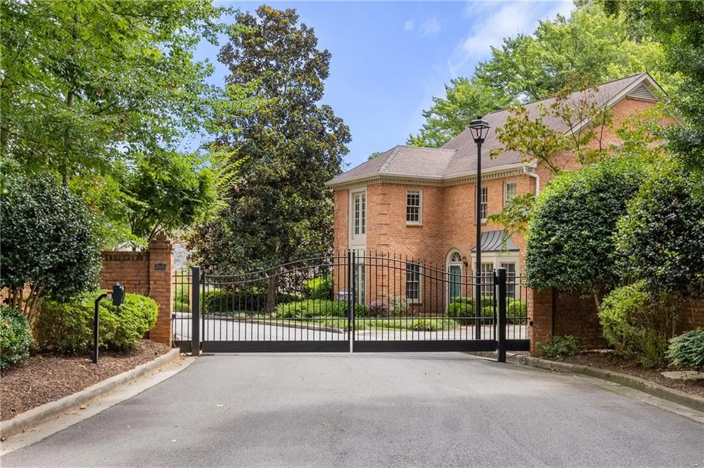 19 Saratoga Place Ne, Atlanta, Georgia 30324, 5 Bedrooms Bedrooms, ,3 BathroomsBathrooms,Residential,For Sale,19 Saratoga Place Ne,7634564
