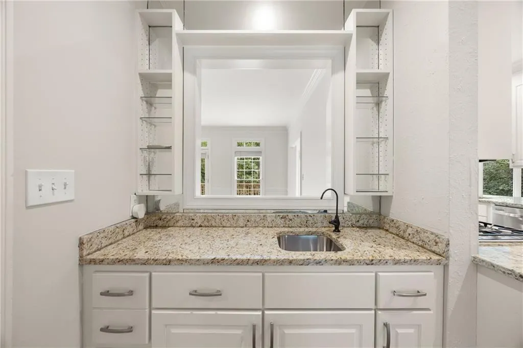 19 Saratoga Place Ne, Atlanta, Georgia 30324, 5 Bedrooms Bedrooms, ,3 BathroomsBathrooms,Residential,For Sale,19 Saratoga Place Ne,7634564