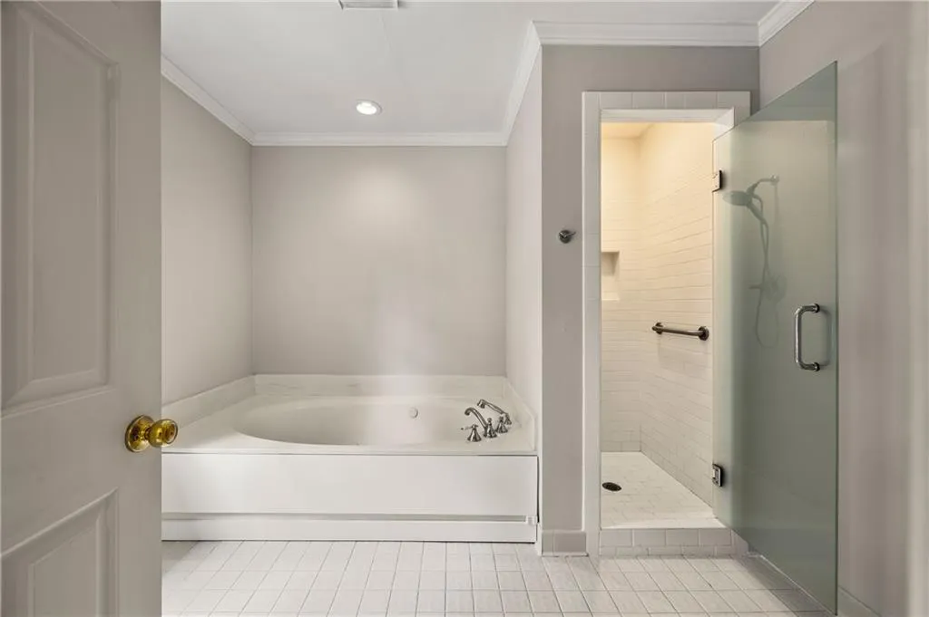 19 Saratoga Place Ne, Atlanta, Georgia 30324, 5 Bedrooms Bedrooms, ,3 BathroomsBathrooms,Residential,For Sale,19 Saratoga Place Ne,7634564