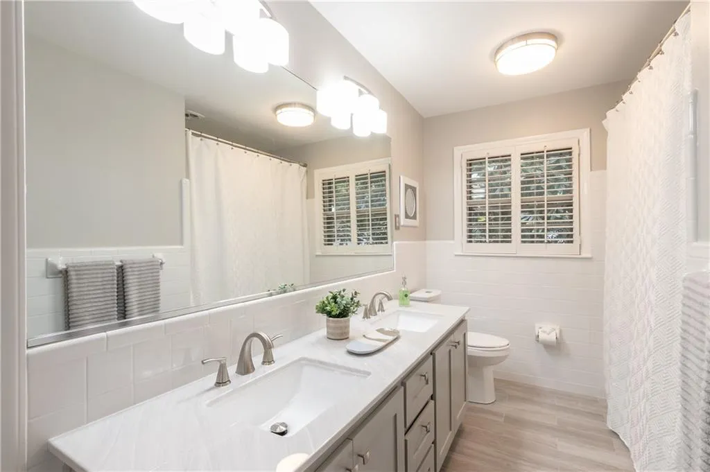 4740 Huntley Drive, Sandy Springs, Georgia 30342, 5 Bedrooms Bedrooms, ,3 BathroomsBathrooms,Residential,Sold,4740 Huntley Drive,6583805