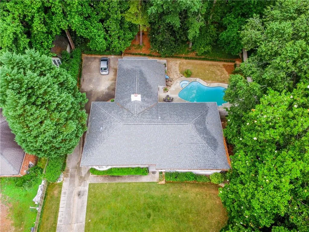 4740 Huntley Drive, Sandy Springs, Georgia 30342, 5 Bedrooms Bedrooms, ,3 BathroomsBathrooms,Residential,Sold,4740 Huntley Drive,6583805