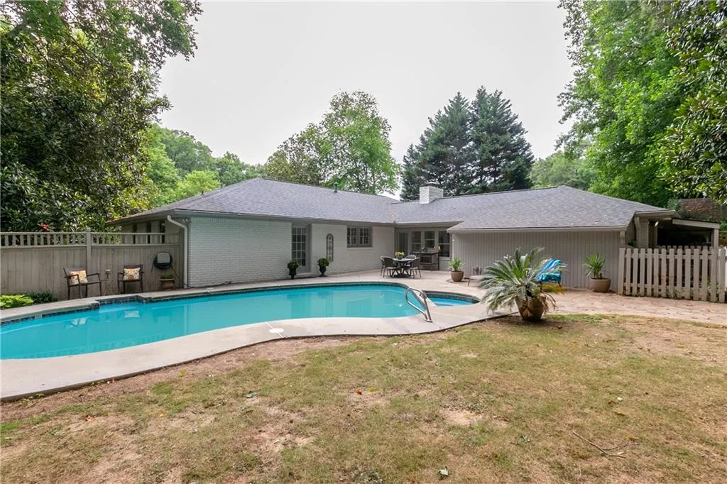 4740 Huntley Drive, Sandy Springs, Georgia 30342, 5 Bedrooms Bedrooms, ,3 BathroomsBathrooms,Residential,Sold,4740 Huntley Drive,6583805