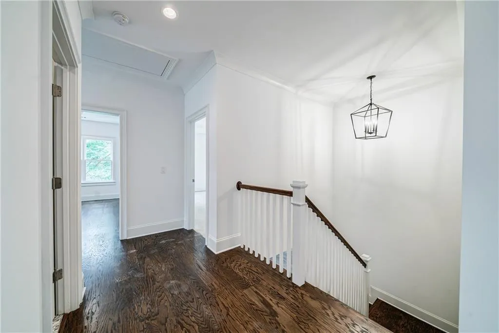 287 Green Hill Road, Sandy Springs, Georgia 30342, 5 Bedrooms Bedrooms, ,4 BathroomsBathrooms,Residential,Sold,287 Green Hill Road,6747194