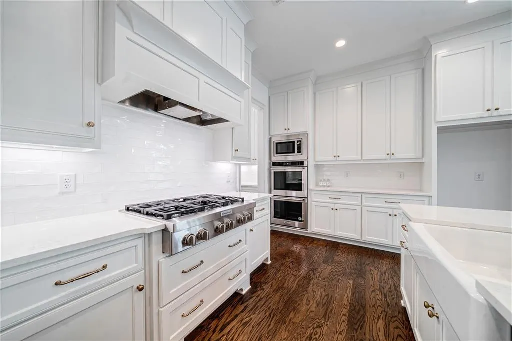 287 Green Hill Road, Sandy Springs, Georgia 30342, 5 Bedrooms Bedrooms, ,4 BathroomsBathrooms,Residential,Sold,287 Green Hill Road,6747194