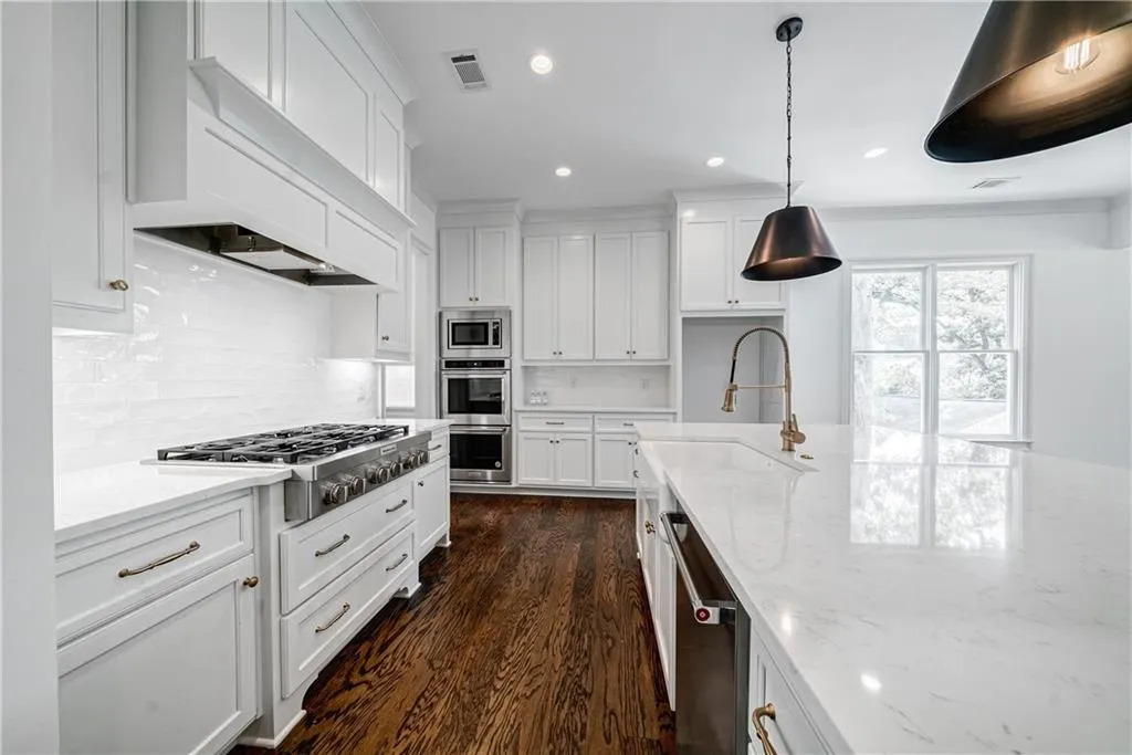 287 Green Hill Road, Sandy Springs, Georgia 30342, 5 Bedrooms Bedrooms, ,4 BathroomsBathrooms,Residential,Sold,287 Green Hill Road,6747194