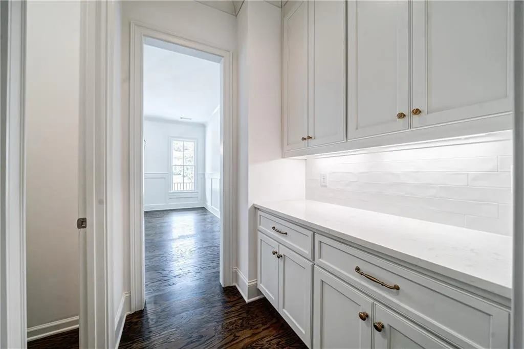 287 Green Hill Road, Sandy Springs, Georgia 30342, 5 Bedrooms Bedrooms, ,4 BathroomsBathrooms,Residential,Sold,287 Green Hill Road,6747194