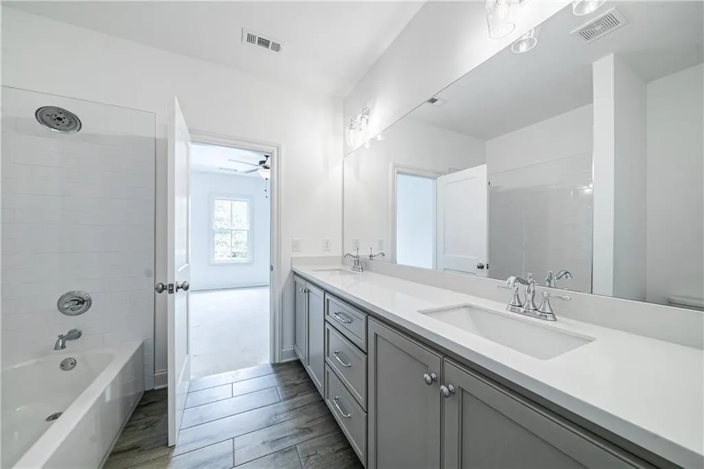 287 Green Hill Road, Sandy Springs, Georgia 30342, 5 Bedrooms Bedrooms, ,4 BathroomsBathrooms,Residential,Sold,287 Green Hill Road,6747194