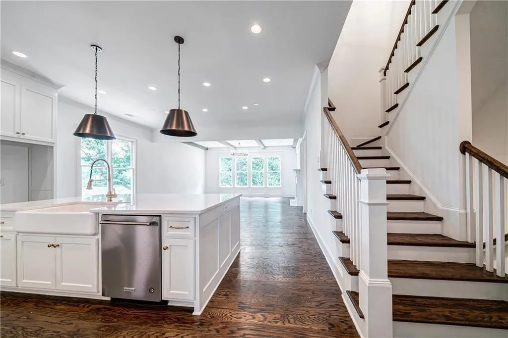 287 Green Hill Road, Sandy Springs, Georgia 30342, 5 Bedrooms Bedrooms, ,4 BathroomsBathrooms,Residential,Sold,287 Green Hill Road,6747194