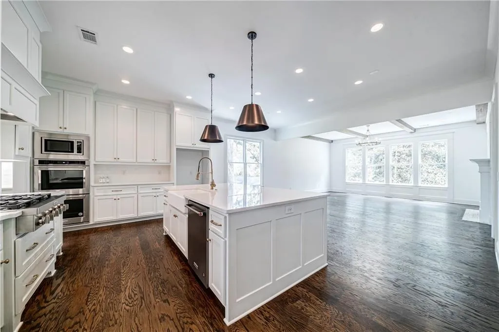 287 Green Hill Road, Sandy Springs, Georgia 30342, 5 Bedrooms Bedrooms, ,4 BathroomsBathrooms,Residential,Sold,287 Green Hill Road,6747194